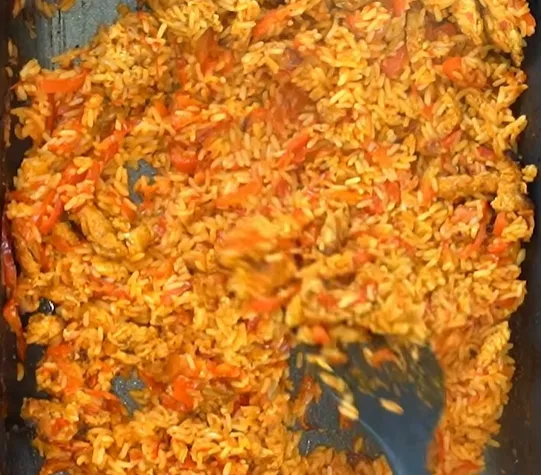 Ofen-Reisfleisch mit Pute, Paprika und Ajvar